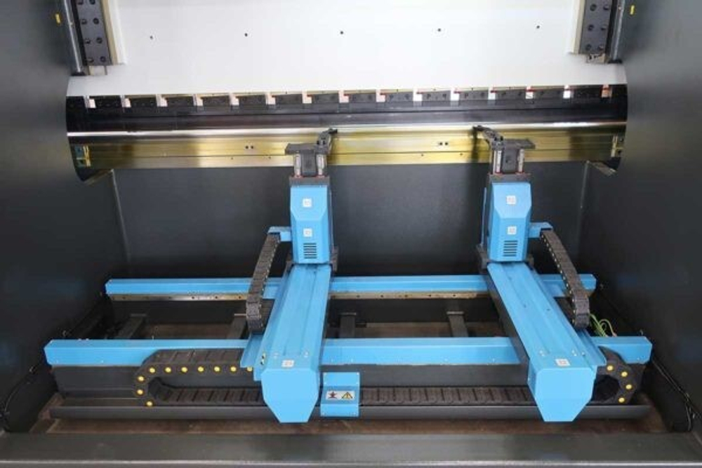 MetalTec HBC 170/3200 Листогибочные гидравлические прессы с ЧПУ