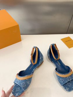 Louis Vuitton Neo Revival Flat