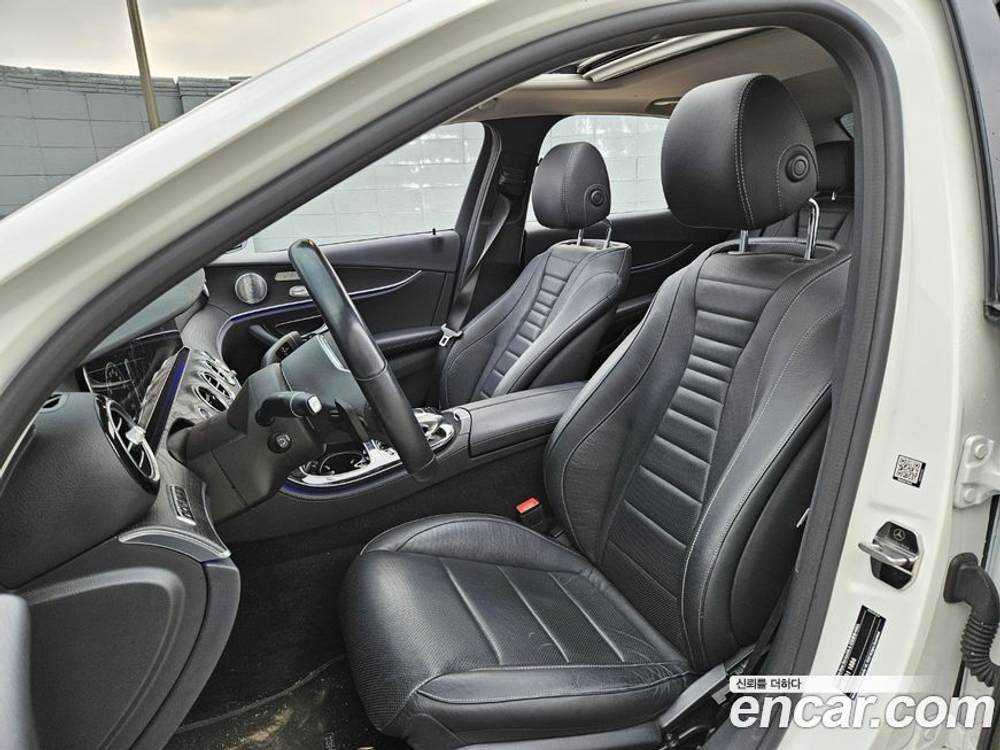 Mercedes-Benz E-Class W213 E300 Avangarde (02.2020)