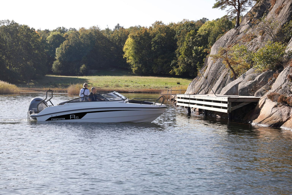 Катер Finnmaster R6