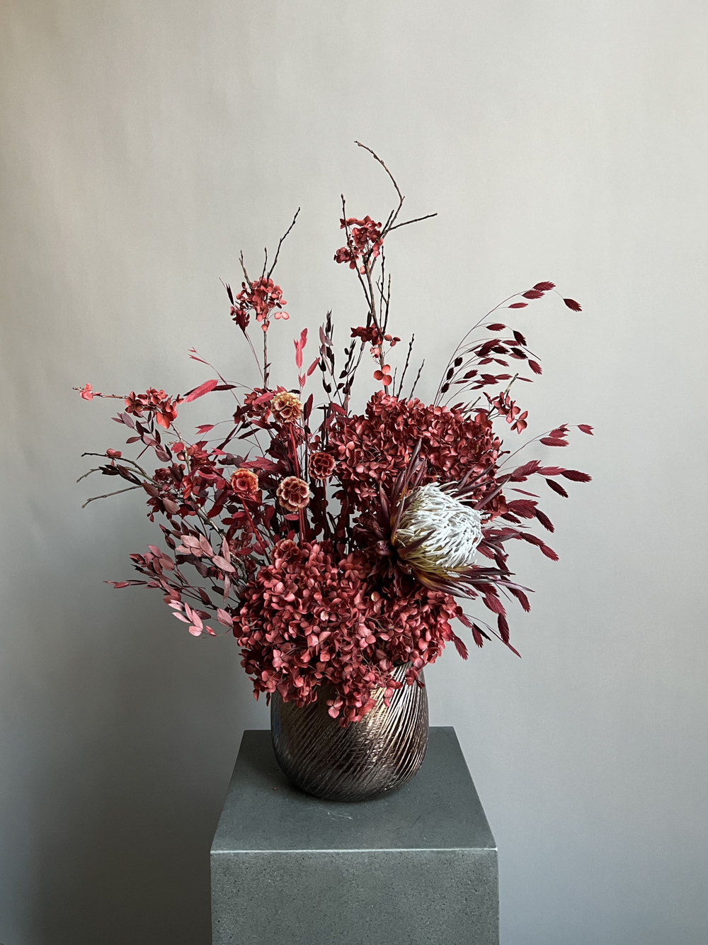 Композиция в кашпо Хасмантиум