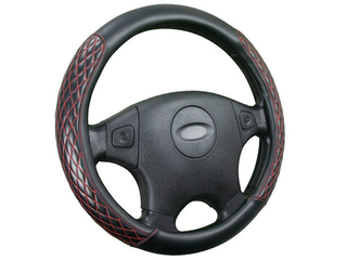 Оплетка на руль круглая CarFashion -М- «ROMB» 31550 - Экокожа - черный/черный/шов красный