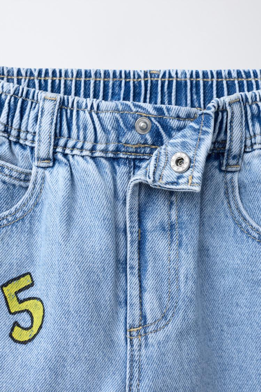 ZARA ДЖИНСЫ TAPERED С ПРИНТОМ, ГОЛУБОЙ