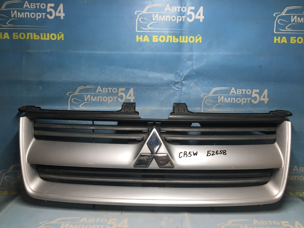 Решетка радиатора MITSUBISHI DION 2002-2005