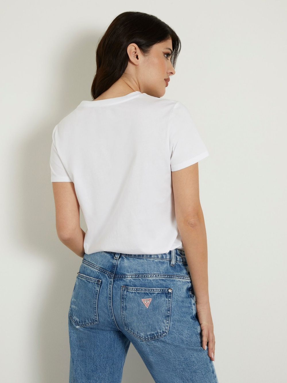 Футболка женская GUESS