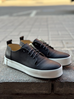 LowTop b+w Sample