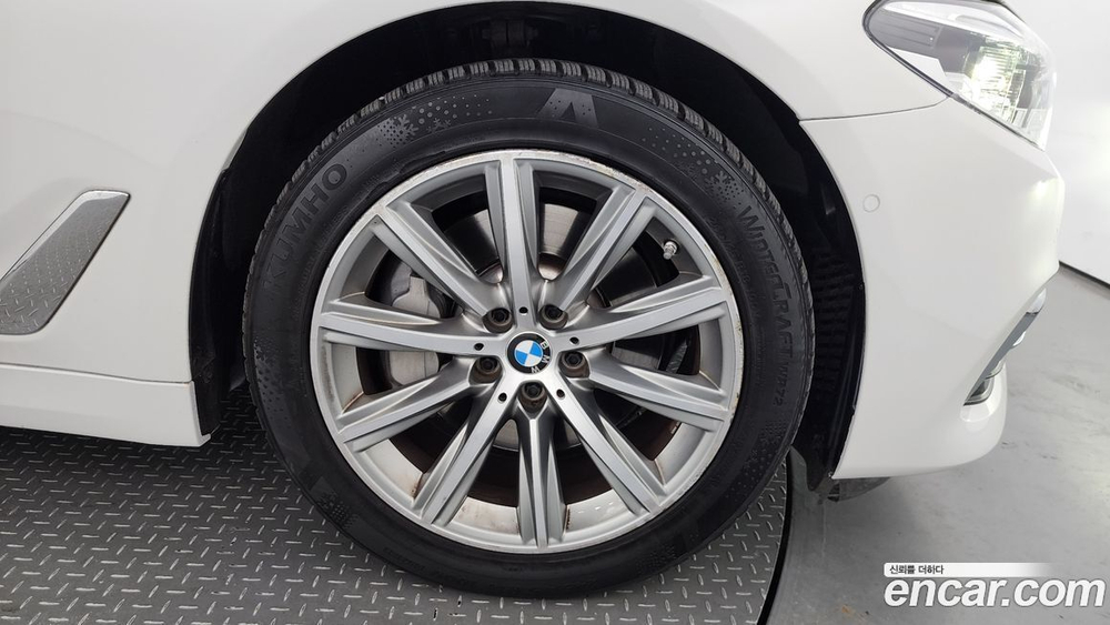 BMW 5 Series (G30) 530e Luxury (05.2020)