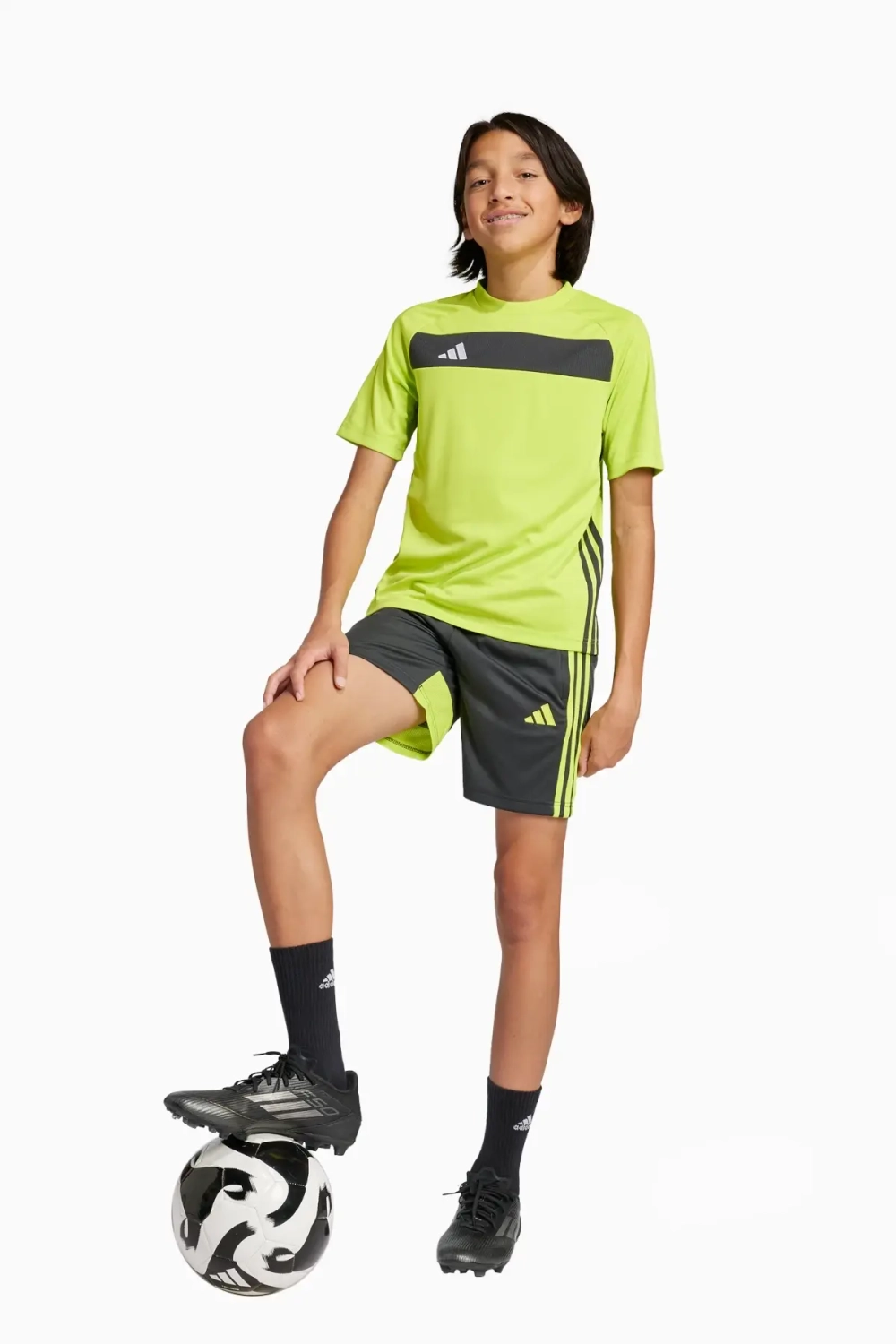 Футболка adidas Tiro 25 Essentials Junior - зеленый