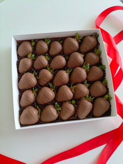 Клубника в шоколаде " Молочная классика" M