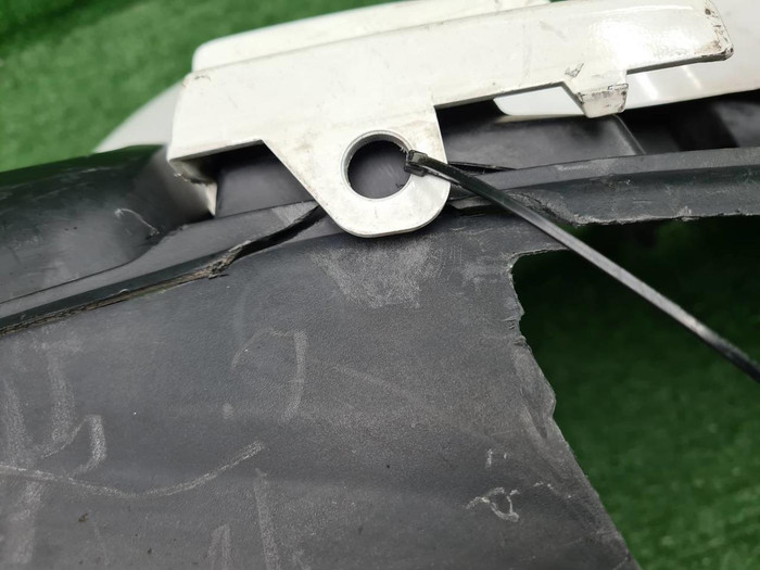 Бампер передний Peugeot 2008 (2013-2016)