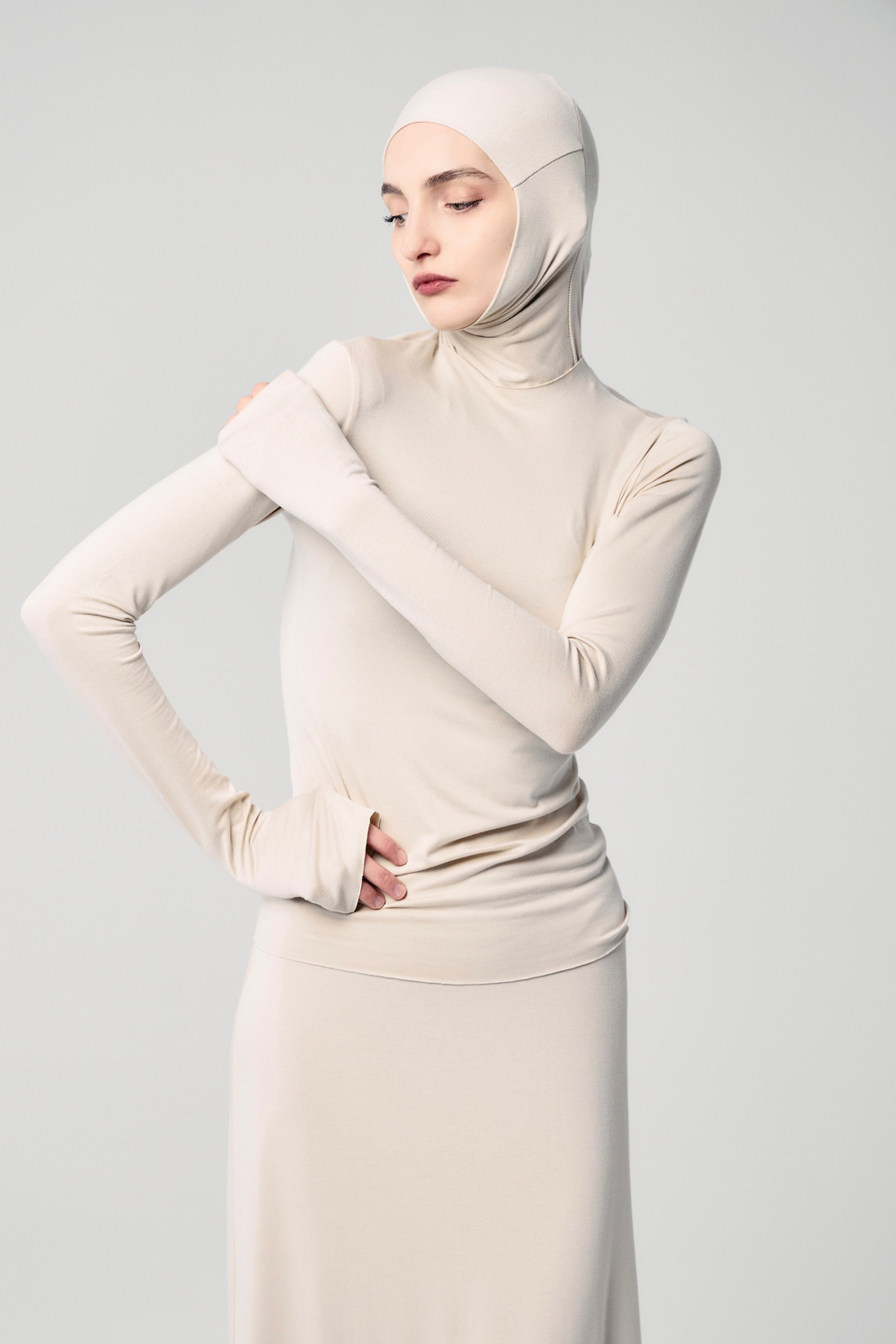 Лонгслив «Силуэт» бежевый