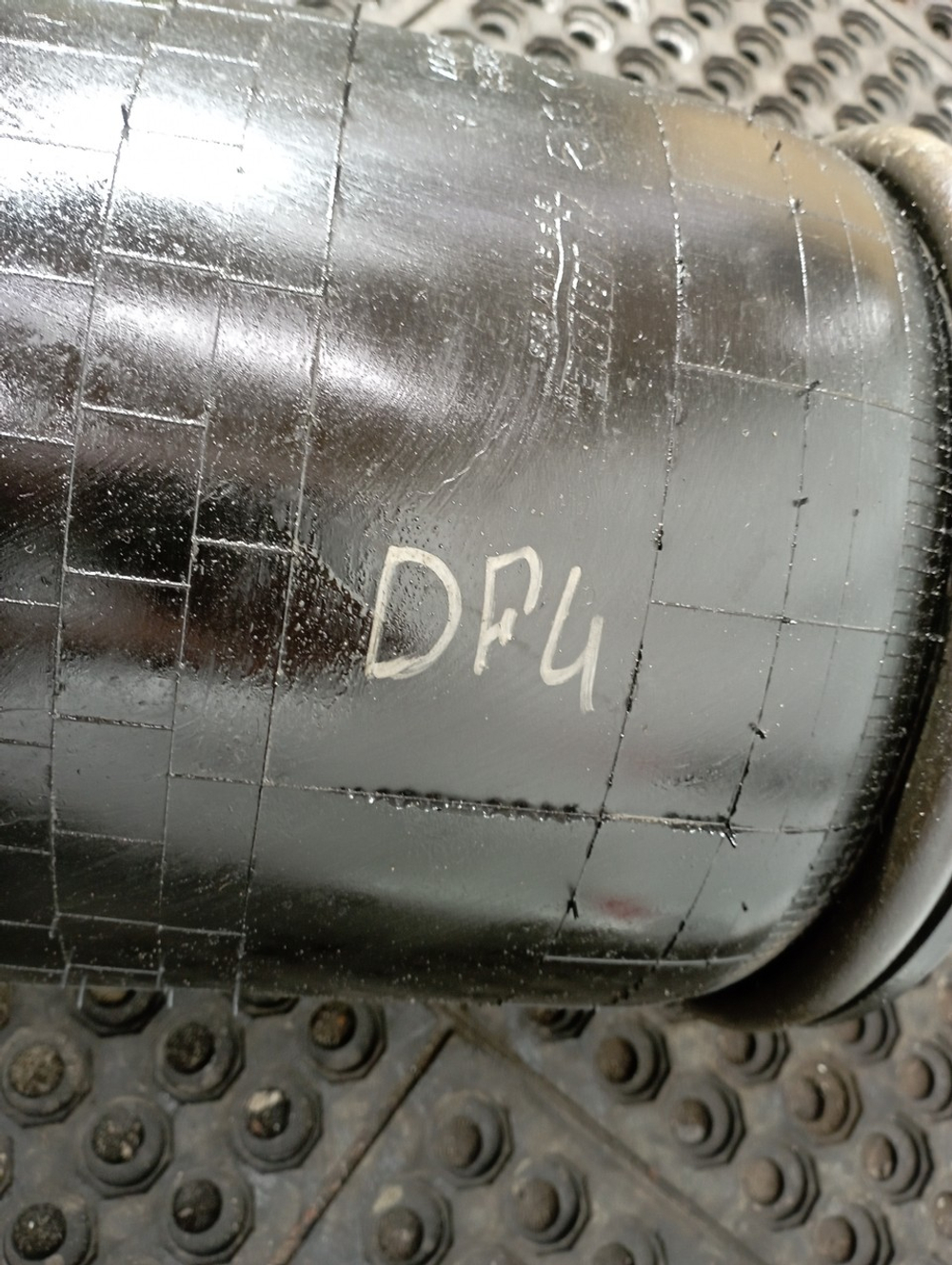 Подушка пневмоподвески левая 2023г