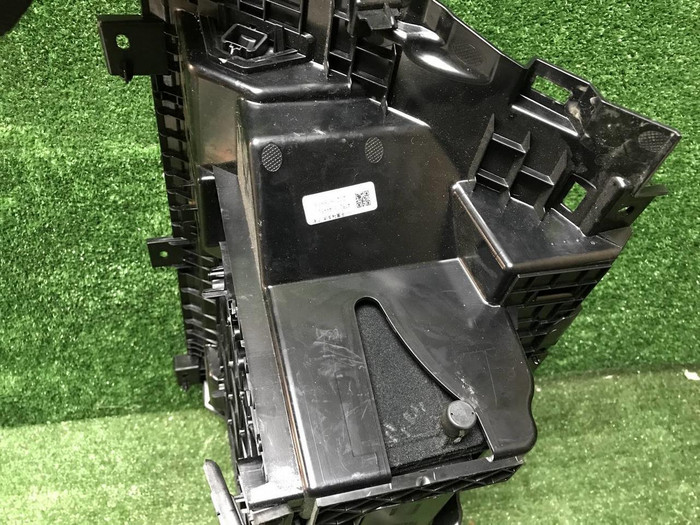 Бардачок Land-Rover Discovery Sport (2019-н.в.)