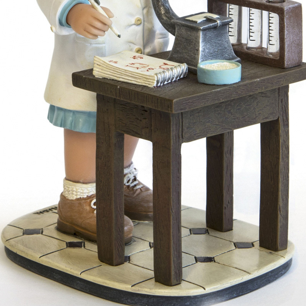 Статуэтка Nadal Через микроскоп 746778