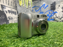 Nikon Coolpix 7600