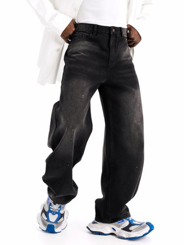 Черные широкие джинсы мужские с принтом