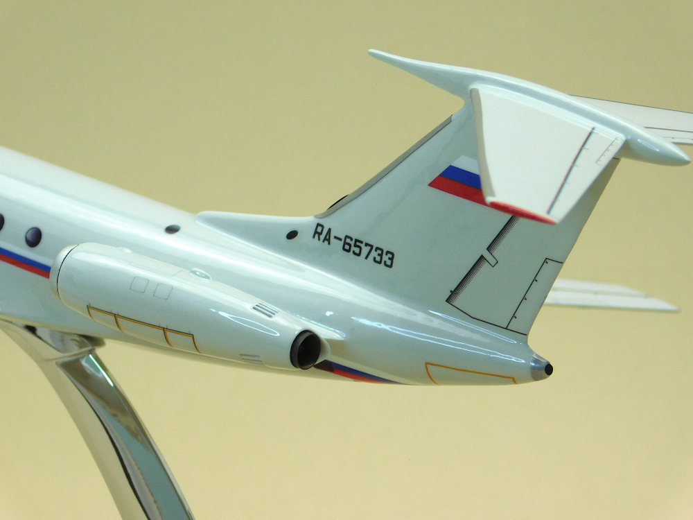 Модель самолета Ту-134Б-3 (М1:100, СЛО России)