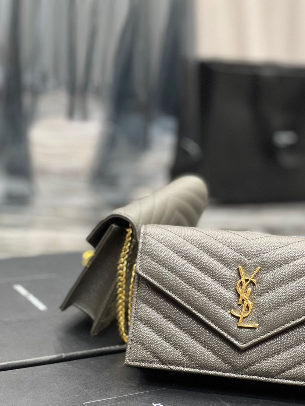 Saint Laurent WOC 19 cm