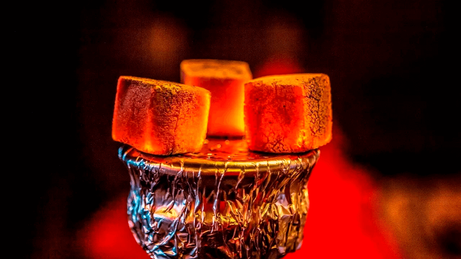 How to place coals on a hookah?