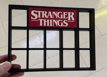 Стенд для фигурок Kinder joy Очень странные дела (12 секций)