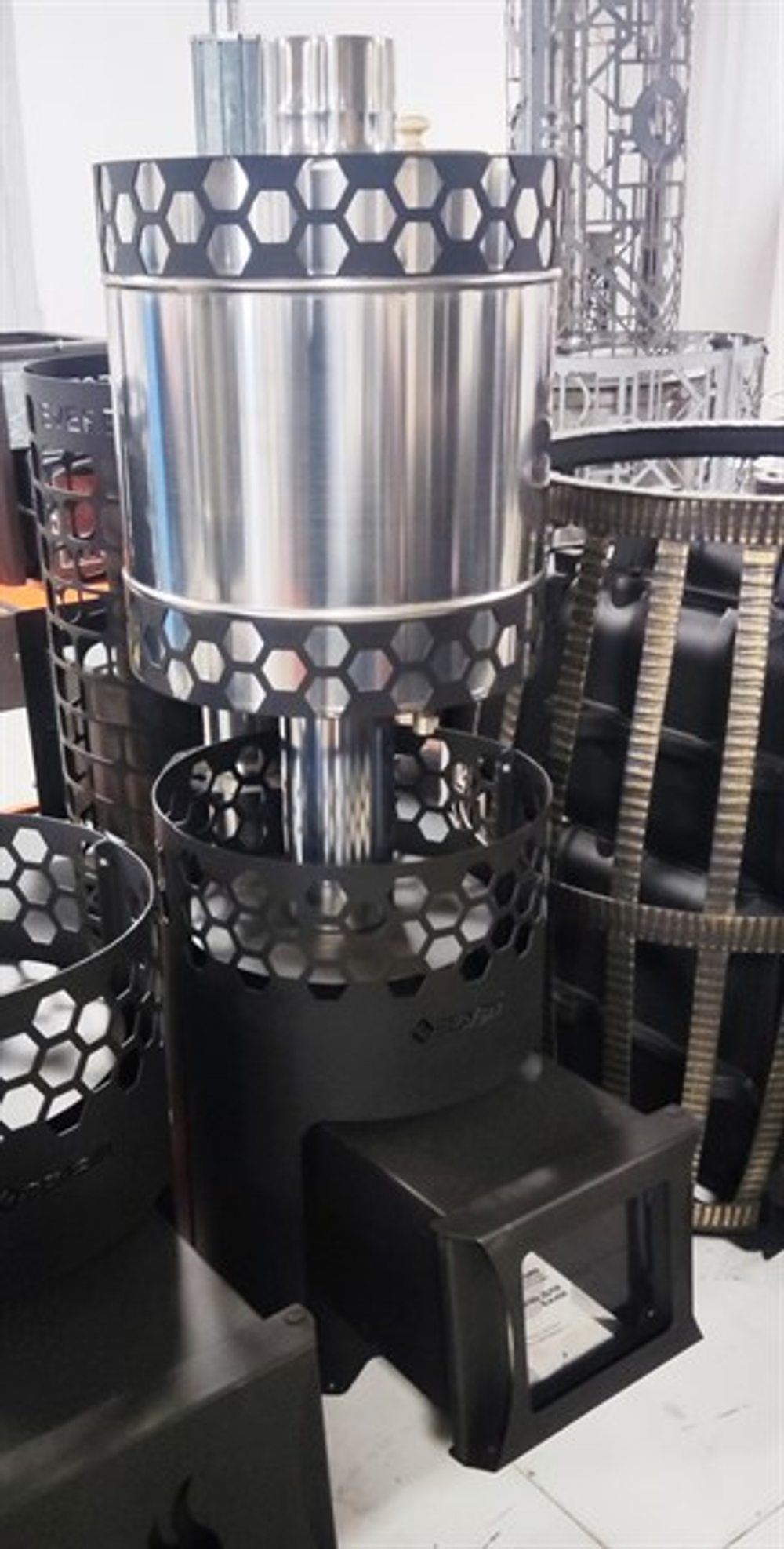 Печь для бани Везувий "Чёрная Пчёлка С" с баком