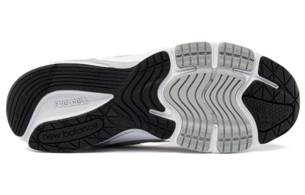Кроссовки New Balance V6