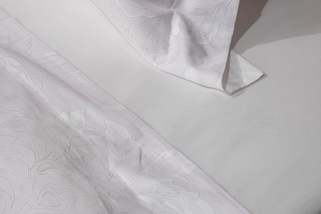 Простыня 240х250 Garda Decor белая 144HF-40503