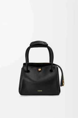 Loewe Маленькая сумка Madrid из мягкой телячьей кожи, черный