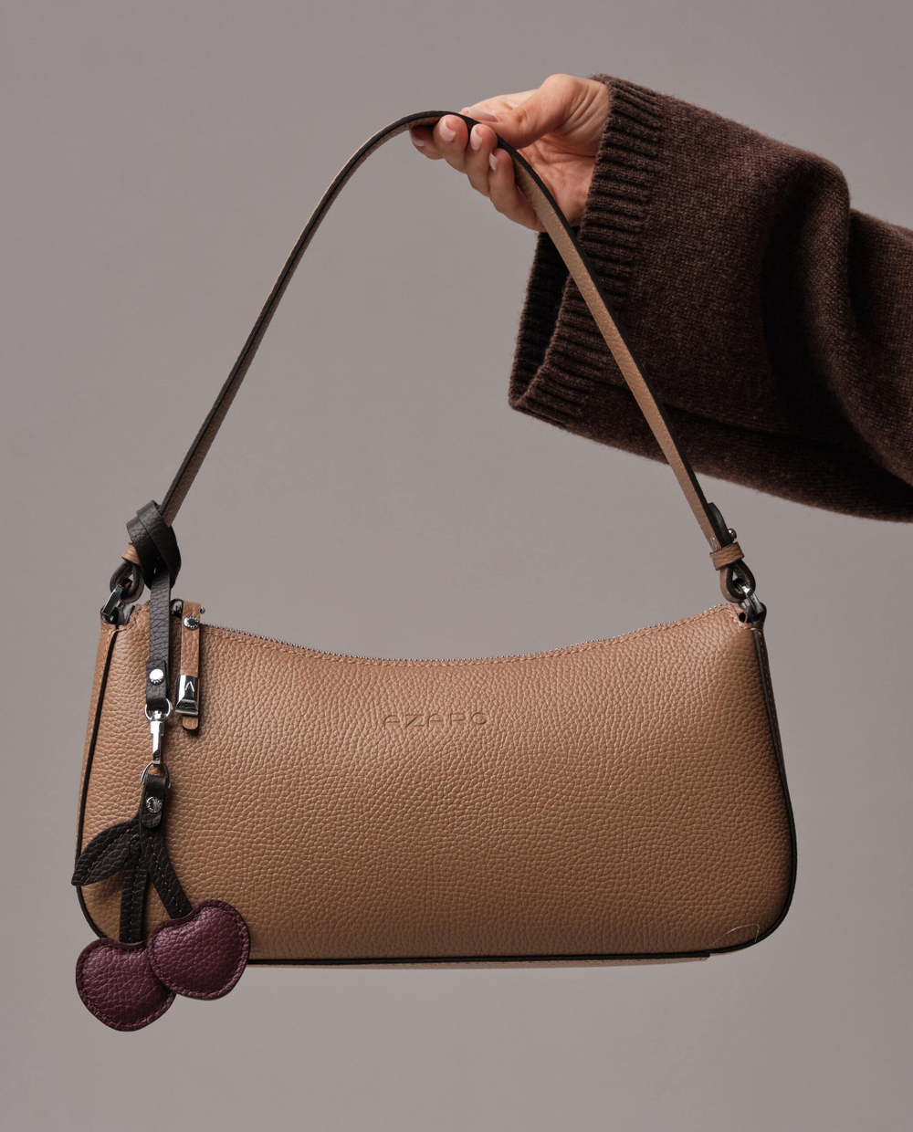 Кожаная сумка багет кросс-боди коричневый капучино