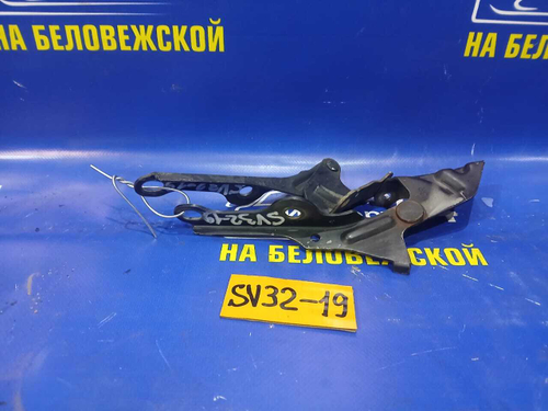 Петля капота правая TOYOTA VISTA 1990