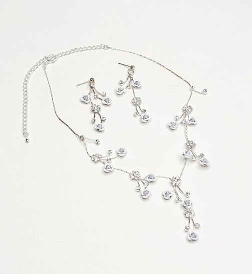 Комплект бижутерии (колье, серьги, браслет, кольцо)