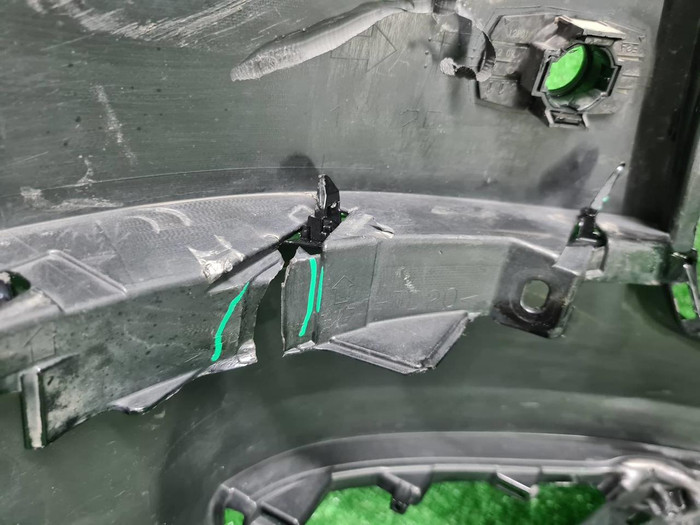 Бампер передний Toyota Land Cruiser 300 (2021-н.в.)