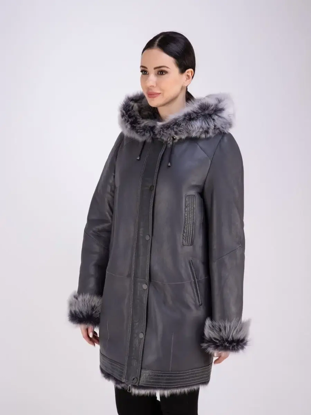 Дубленка зимняя с капюшоном натуральная оверсайз