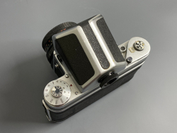 Pentacon Six TL + MC Biometar 2.8/80