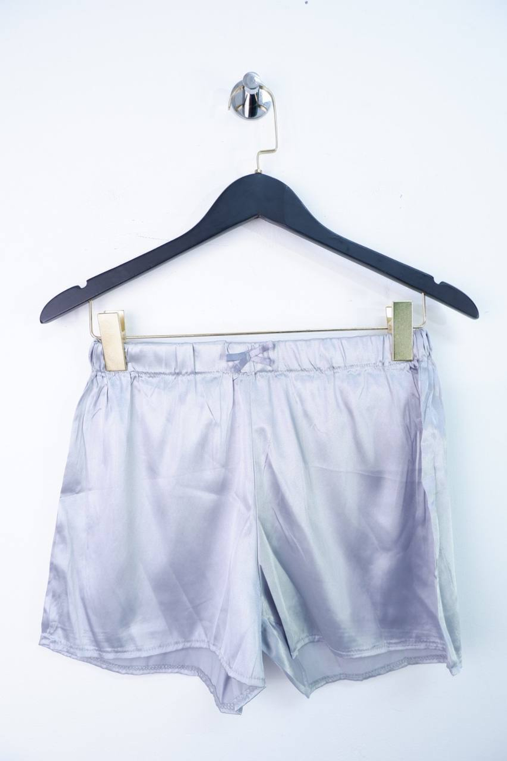 Пижама красивая, визуально на 42 размер, новая