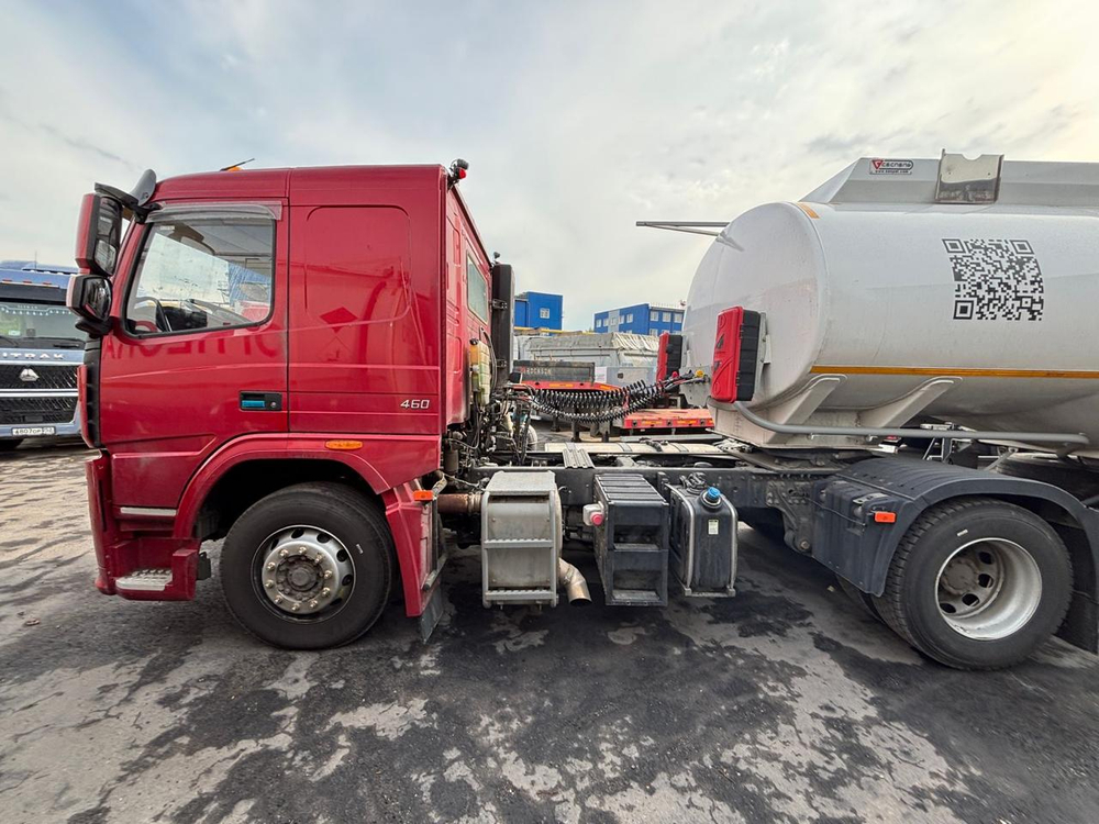 Dayun CGC418* 4x2 Седельный тягач CGC4180 (Дизельный, 11,6 л, 460 л.с., МТ)