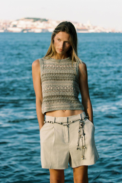 ZARA ТОП ИЗ РЕЛЬЕФНОГО ТРИКОТАЖА БЕЗ РУКАВОВ, ЗЕЛЕНОВАТЫЙ