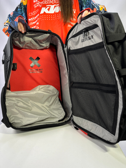 Рюкзак USWE Buddy 40L Athelete Gear Pack, Carbon Black