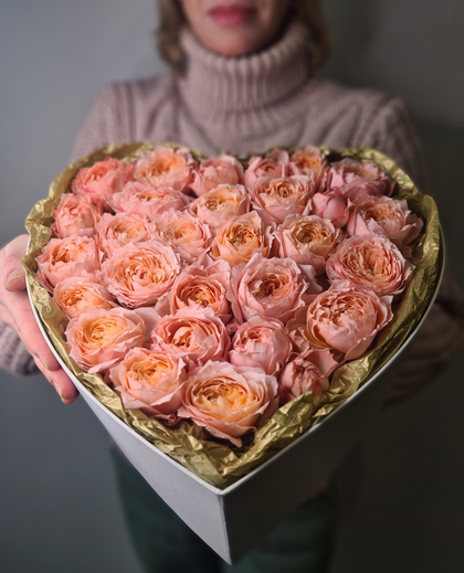 Сердце из пионовидных роз Джульетта.