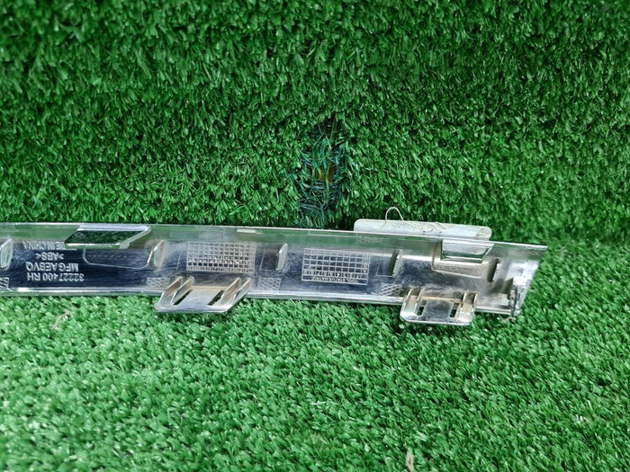 Молдинг переднего бампера правый Volvo S90 2 20-нв