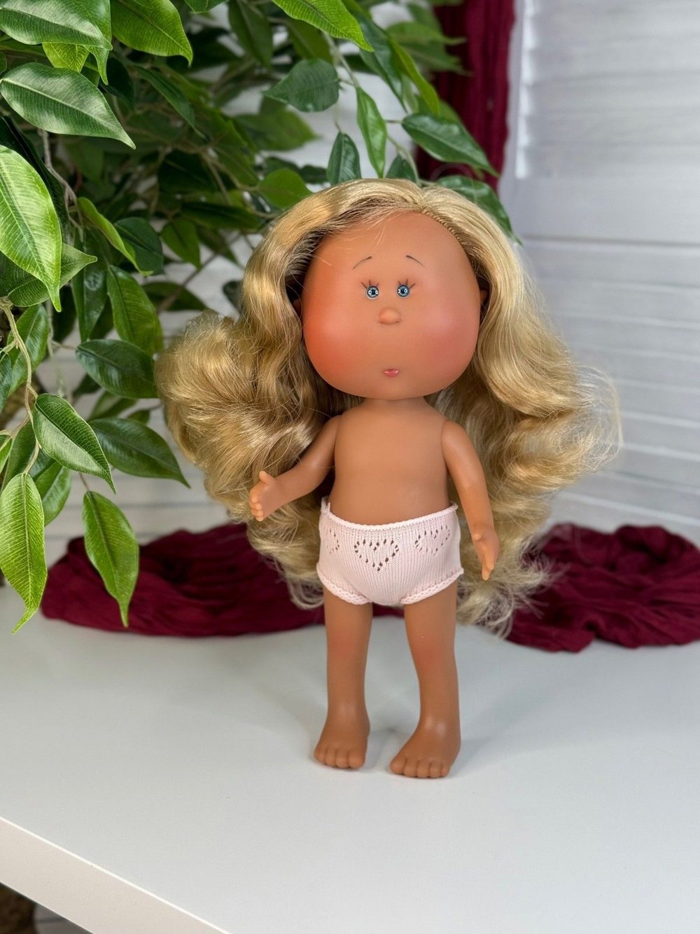 Кукла Nines виниловая 30см MIA LATINA без одежды (3000WL9)