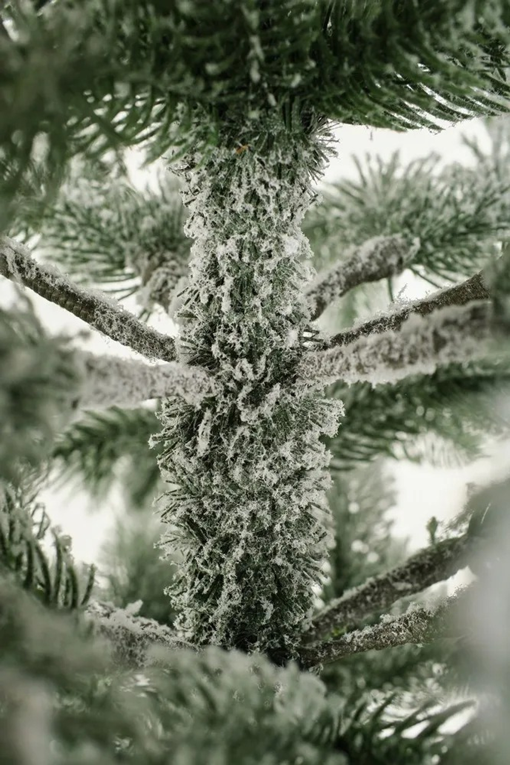 Ель искусственная Царь елка Беверли стройная заснеженная 230 см