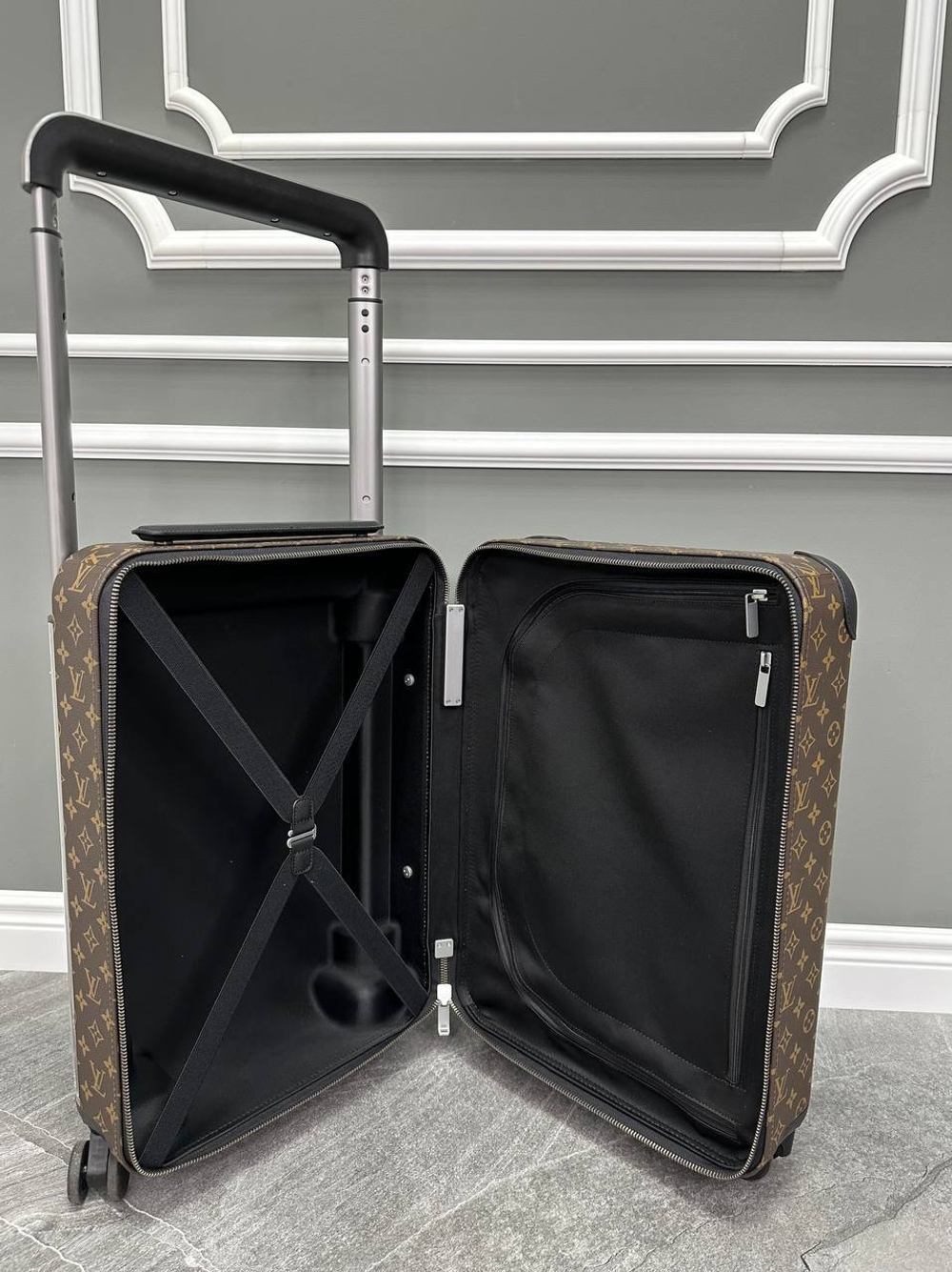 Чемодан Louis Vuitton