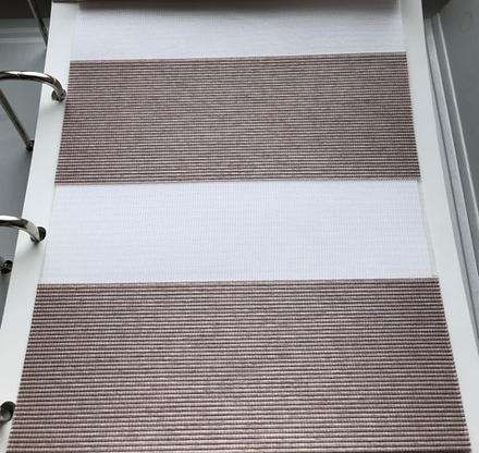 Рулонная штора День-Ночь Мини, ткань DN4144-11, цвет светло-сиреневый