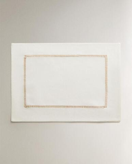 ZARA HOME ПОДСТАВКА ПОД СТОЛОВЫЕ ПРИБОРЫ С КОНТРАСТНОЙ ОТДЕЛКОЙ, ЭКРЮ