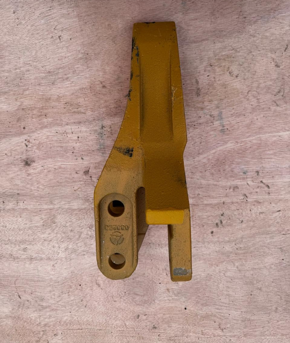 Зуб болтовой правый 132799000290А