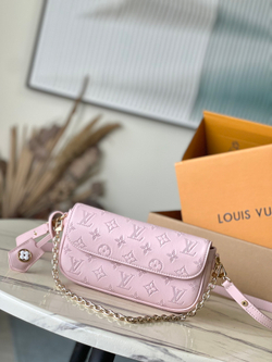 Louis Vuitton Ivy Wallet On Chain Bag