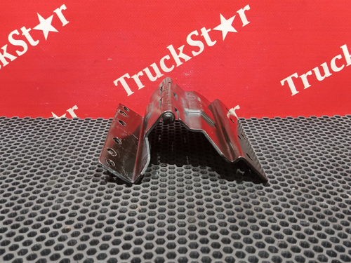 Кронштейн фары 2023г