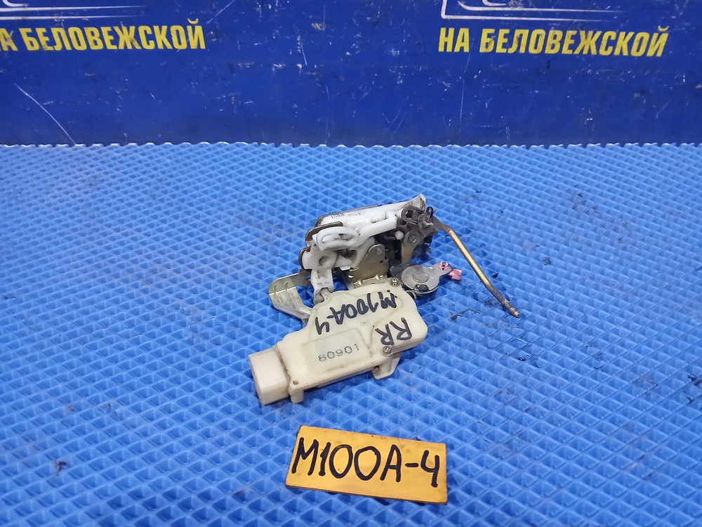 Замок двери задней правой TOYOTA DUET 1998-2000