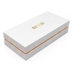 Картонный футляр с прослойкой под кольцо и обручальные кольца.